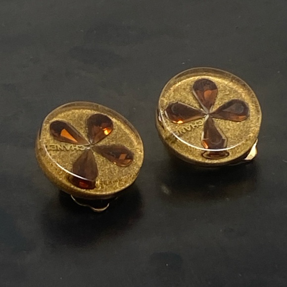 Chanel Vintage Lucite Amber Four Leaf Clip On Earrings - Picture 5 of 16